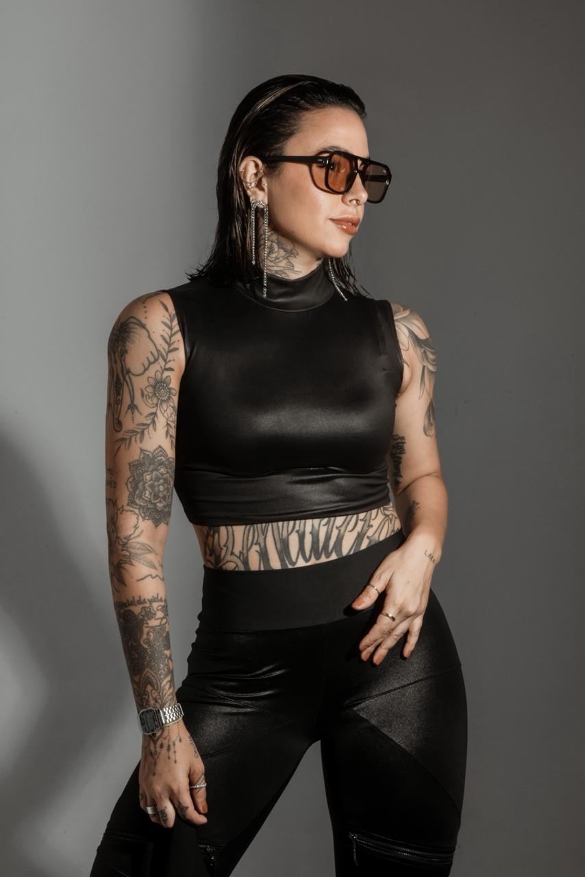 Bruna Toalhares - Profissional