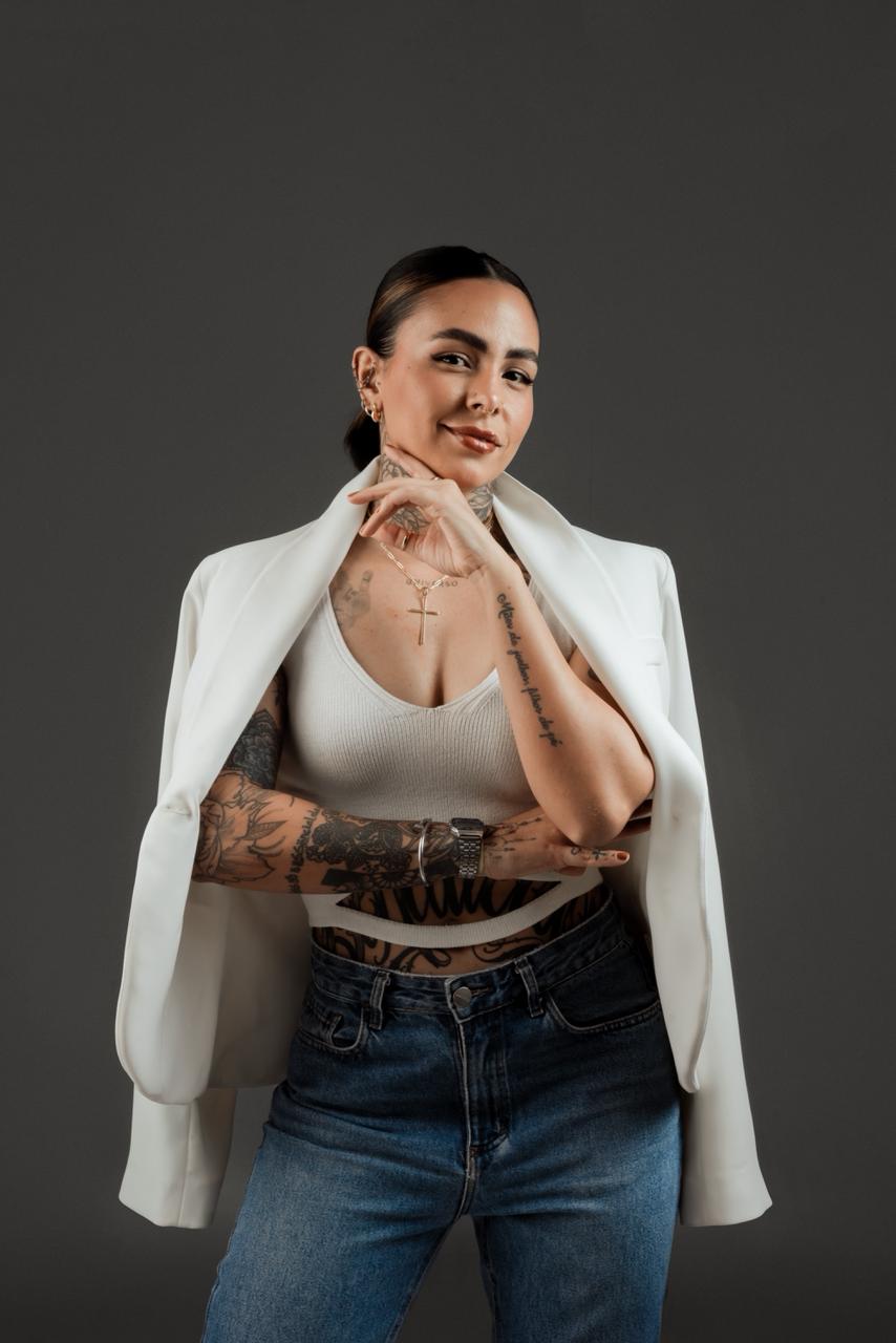 Bruna Toalhares - Especialista em Micropigmentação